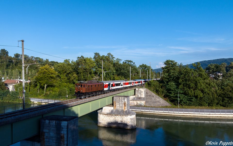 SBB (Personenverkehr): SBBH Ae 3/6 II 10439 + Schul- und Erlebniszug