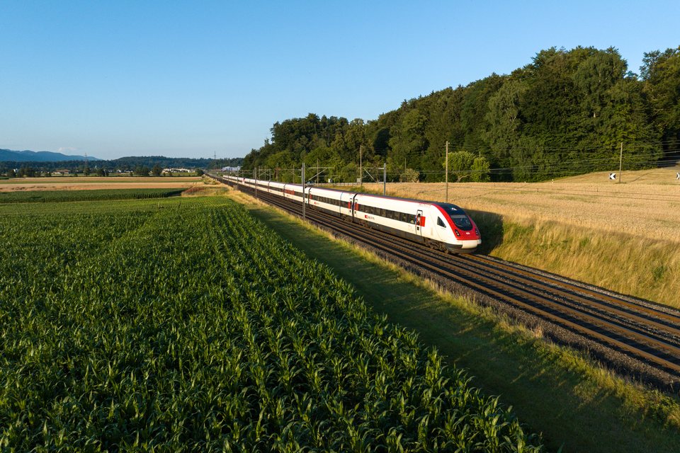 SBB RABDe 500 at Deitingen, SO, CH