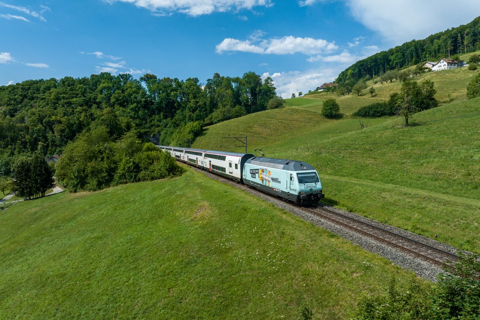 SBB Re 460 037-5 "Latesso" at Läufelfingen, BL, CH