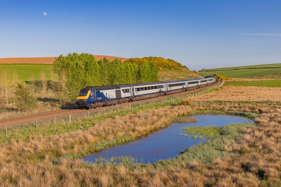 Class 43 164 (Scotrail): Class 43 127 + 164 / UK-Newmill