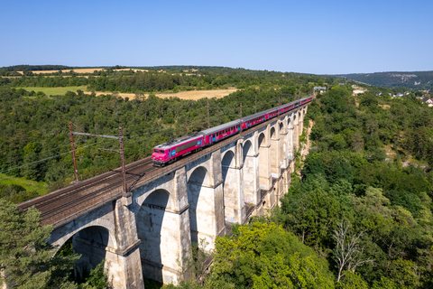 SNCF 22 240 at Fleurey-sur-Ouche, France