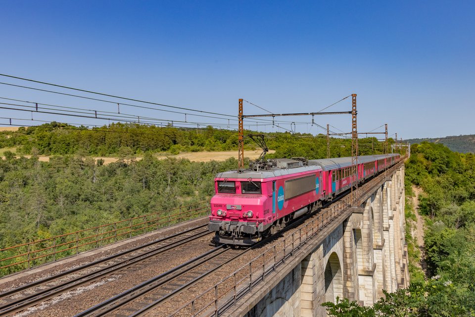 BB 22200 22400 (SNCF): BB22400 / FR-Fleurey-sur-Ouche