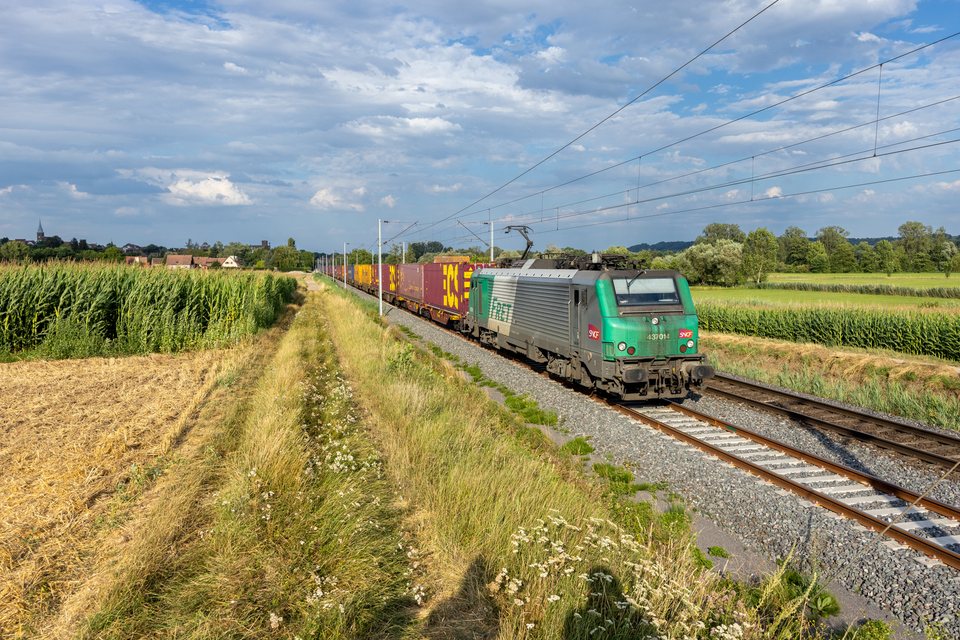 BB 37000 37014 (SNCF FRET): SNCF BB 437014 (Hochfelden, FR)