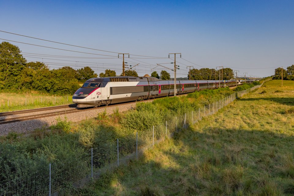 TGV 4520 (SNCF): TGV 4510 + 4520 / FR-Sully
