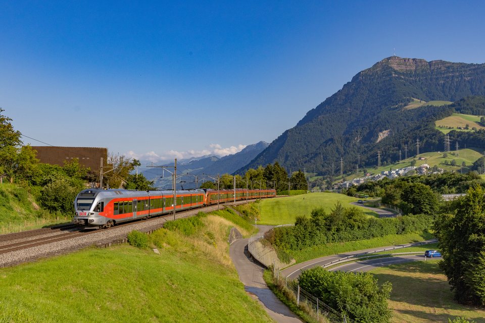 RABe 526 113/213 (SOB): RABe 526 059 + 113/213 / CH-Immensee