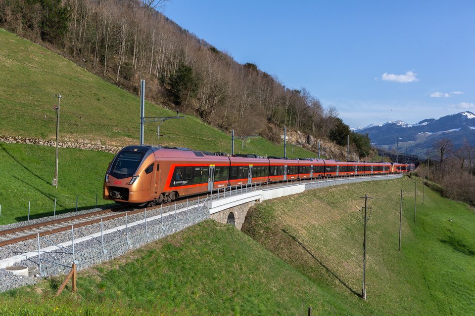 SOB RABe 526 / Arth (SZ/CH)