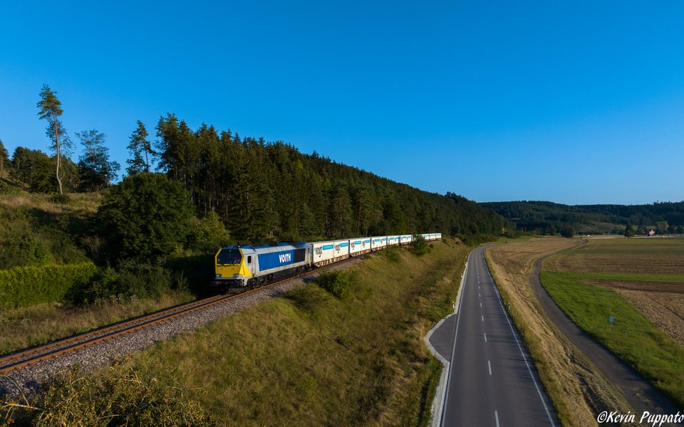 Stock Transport: STOCK Br 264 003 + UKV Ganzzug