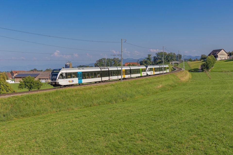 RABe 526 737 (Thurbo): RABe 526 777 + 737 / CH-Muolen