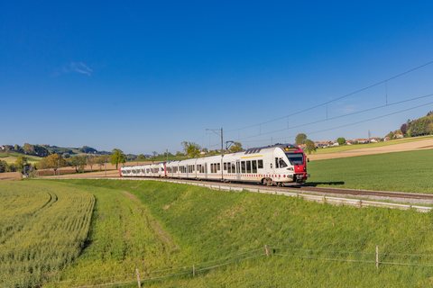RABe 527 194 (TPF): RABe 527 193 + 194 / CH-La Sonnaz