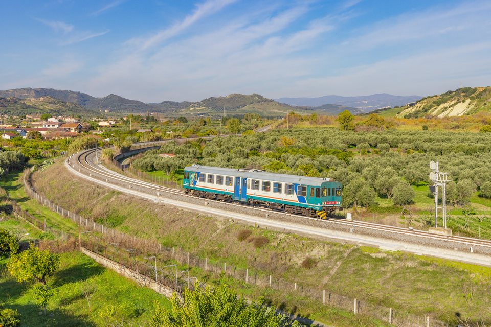 Trenitalia: ALn 663 1160 / IT-Roccelletta