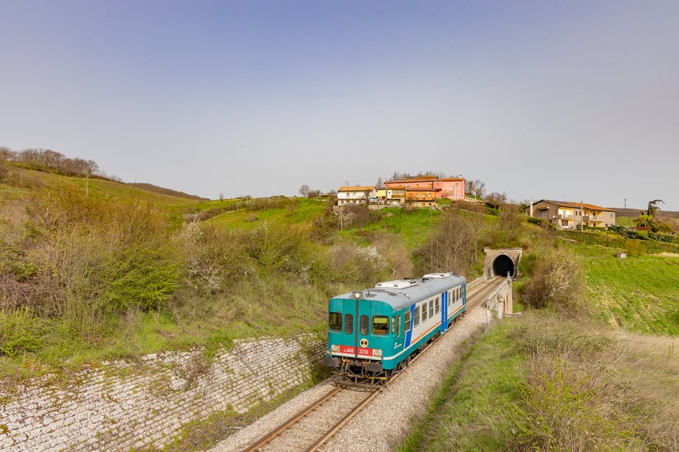 Trenitalia: ALn 668 3230 / IT-Sant'Angelo