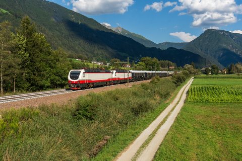 Trenitalia E402 113 at Freienfeld, South Tyrol, Italy
