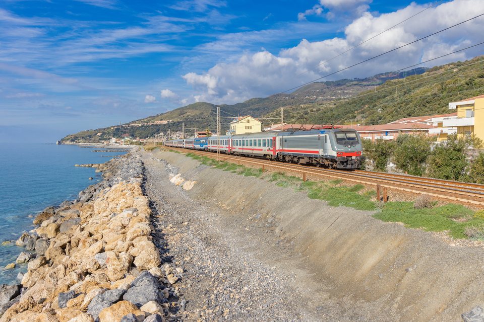 E464 236 (Trenitalia): E464 191 + 236 / IT-Guardia Piemontese Marina