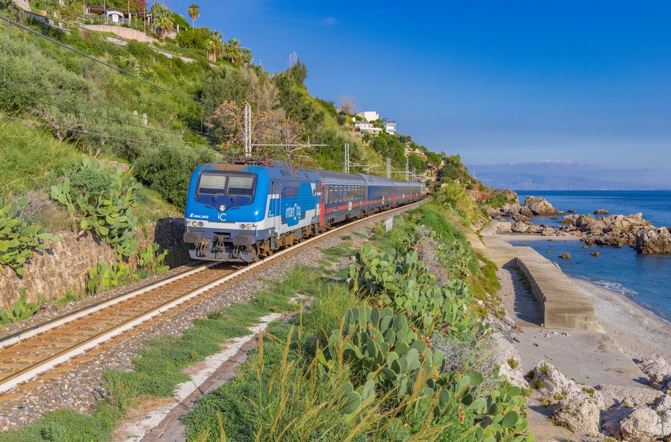 E464 315 (Trenitalia): E464 292 + 315 / IT-Fondaco Parrino