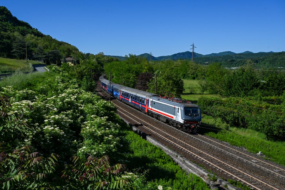 E464 353 (Trenitalia): E464.353