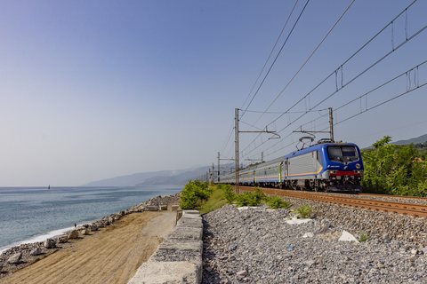 E464 508 (Trenitalia): E464 301 + 508 / IT-Paola