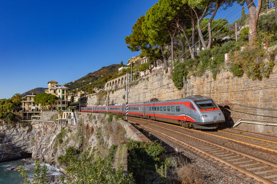 Trenitalia: ETR 485 037 / IT-Pieve Ligure