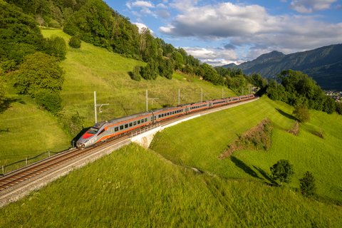 Trenitalia ETR 610 002 at Arth, SZ, CH