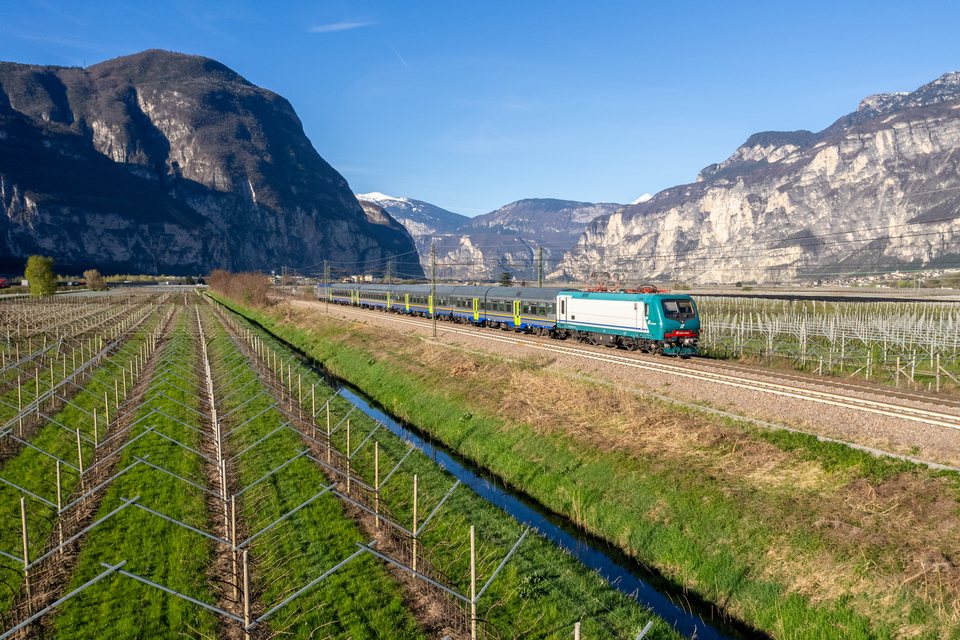 Trenitalia: FS E464 039 at Salorno / Salurn, Autonomous Province of Bolzano – South Tyrol Italy