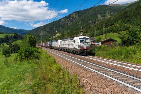 TXL 193 321 at Sterzing, Südtirol, IT
