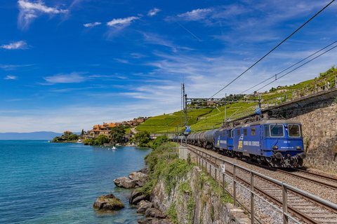 Re 430 (Re 4/4 III) 111 (WRS): Re 430 111 + 115 / CH-St-Saphorin