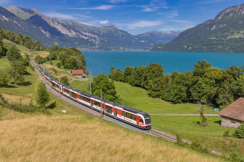 ABeh 150 201 (ZB (Zentralbahn)): ABeh 160 002 + ABeh 150 101/201 / CH-Niederried
