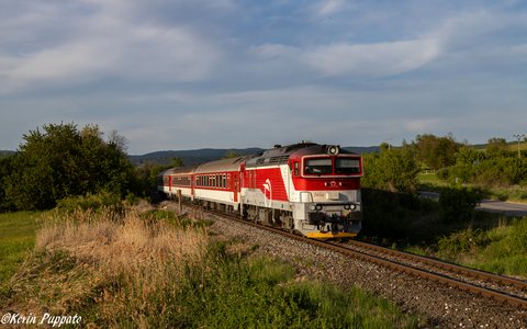 ZSSK 757 014 + R Gemeran 922 Košice - Zvolen os.st.
